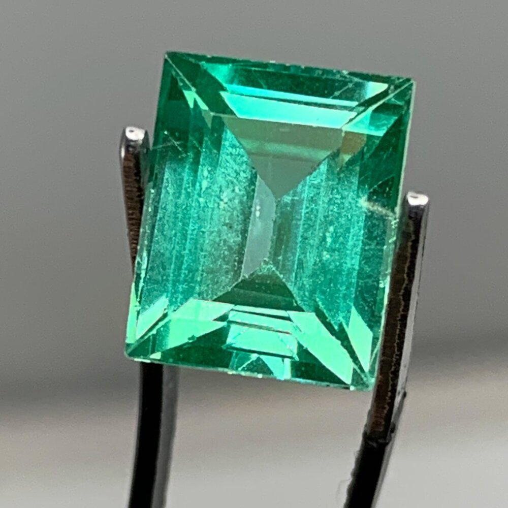 Elegant Green  Paraiba with certification